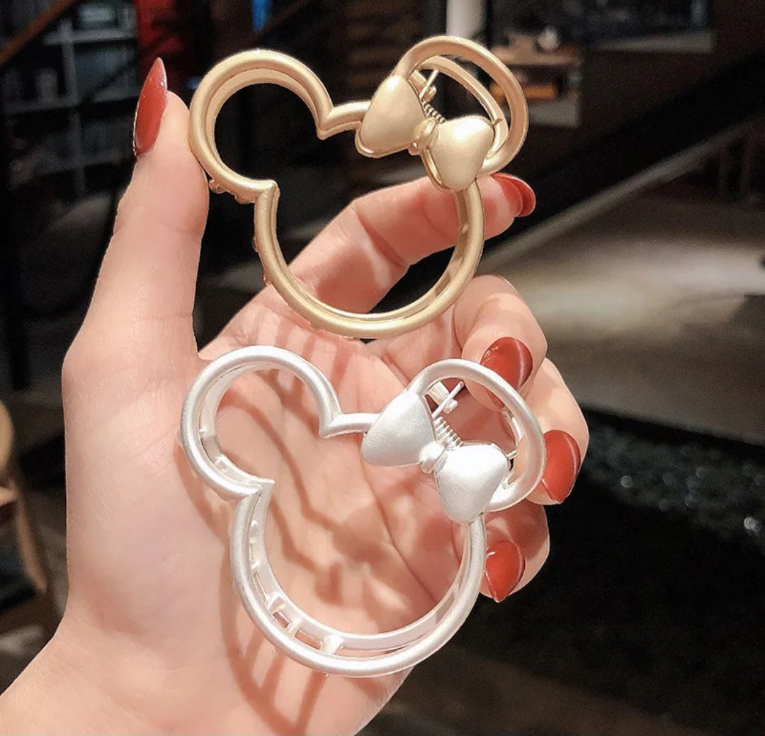 Mouse hair claws