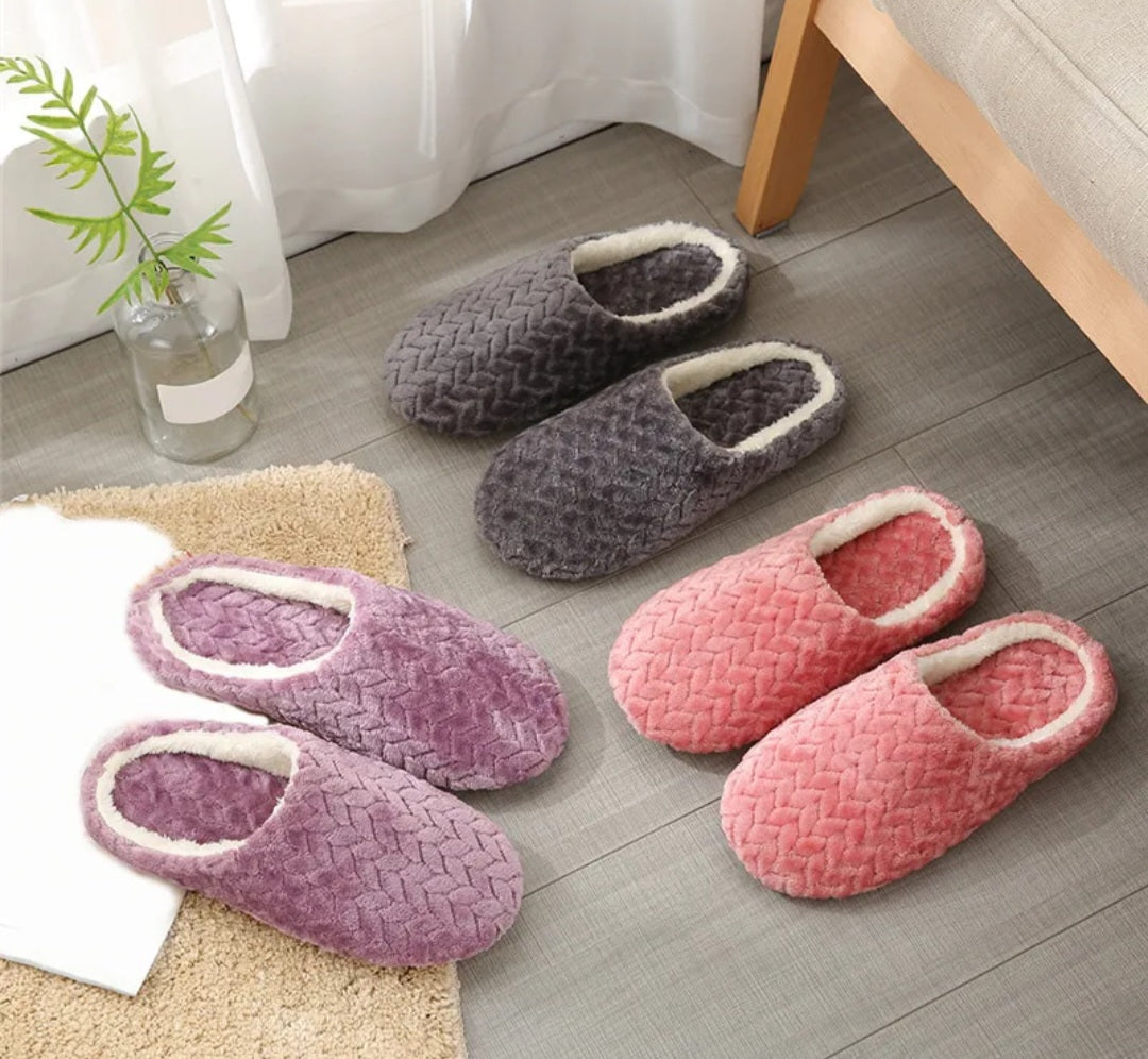 Fur slippers