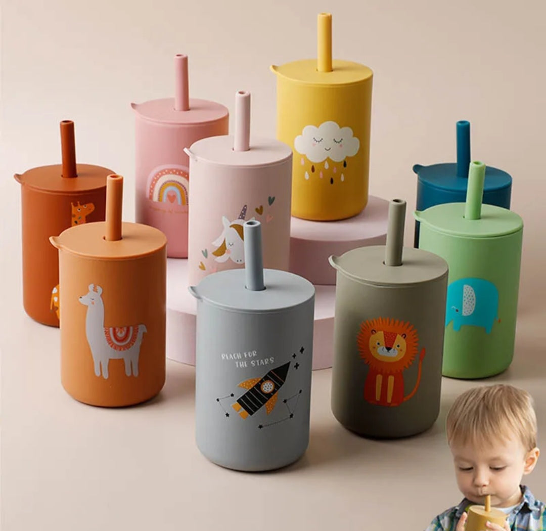 Baby feeding straw cup