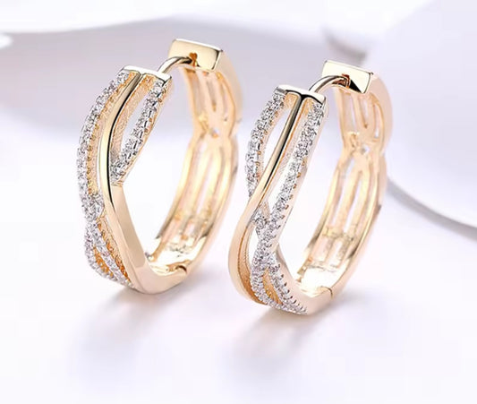 Gold twist hopped earrings