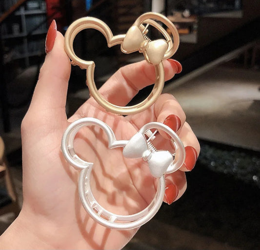 Mouse hair claws