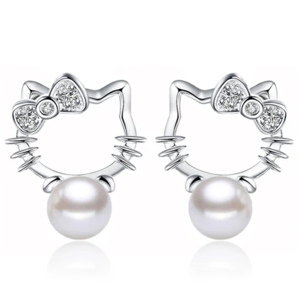 Kitty pearl earrings