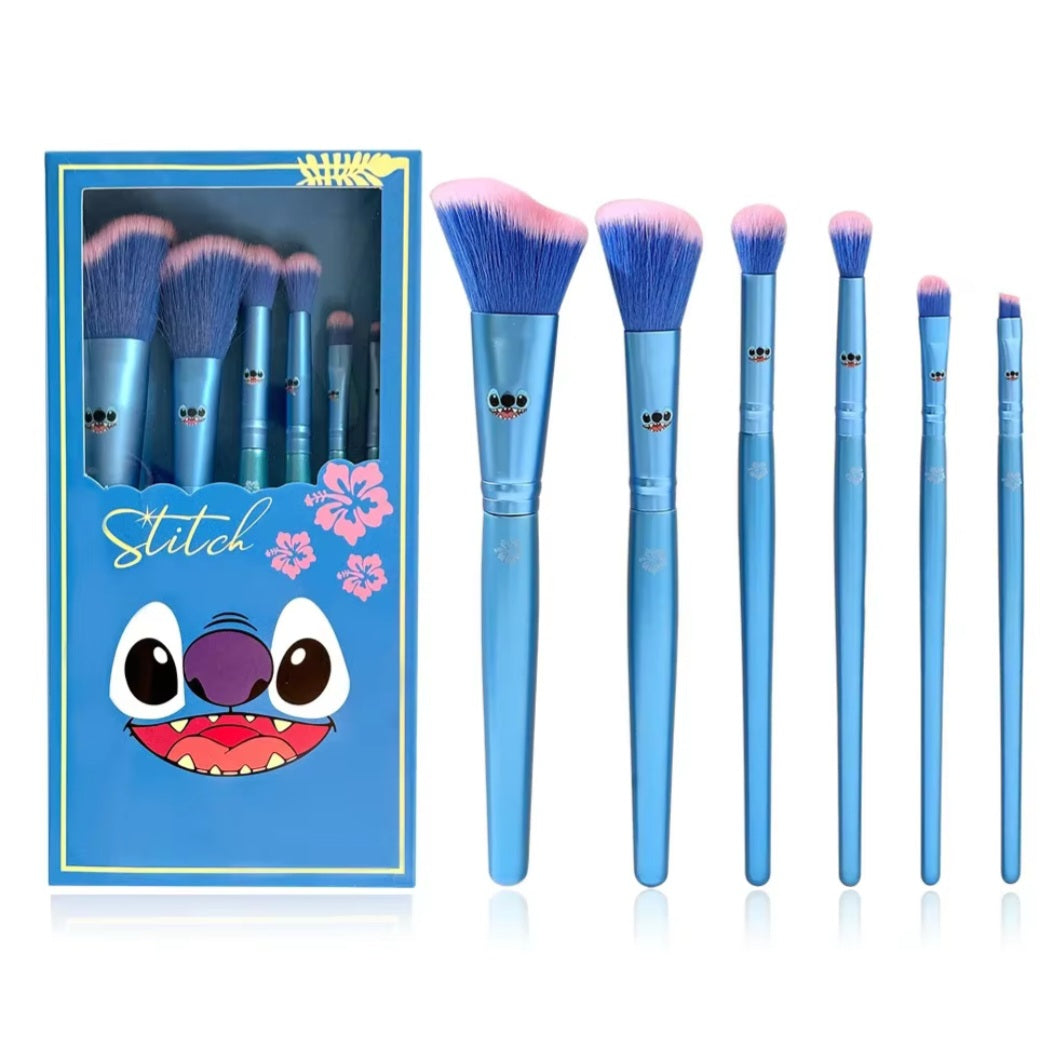 Alien make up brushes
