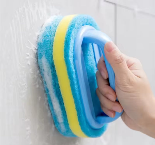 Household cleaning brush